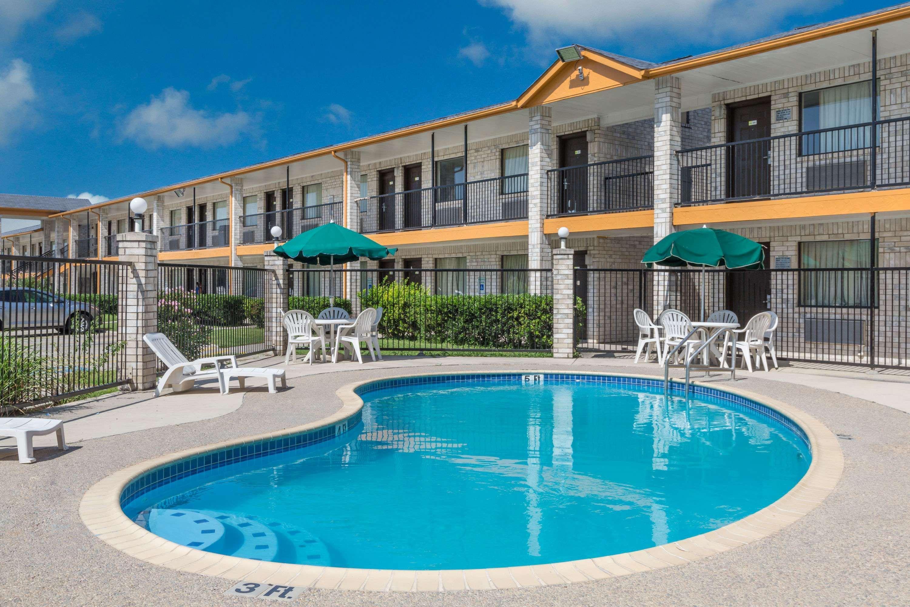 Days Inn Windcrest By Wyndham San Antonio Exterior foto